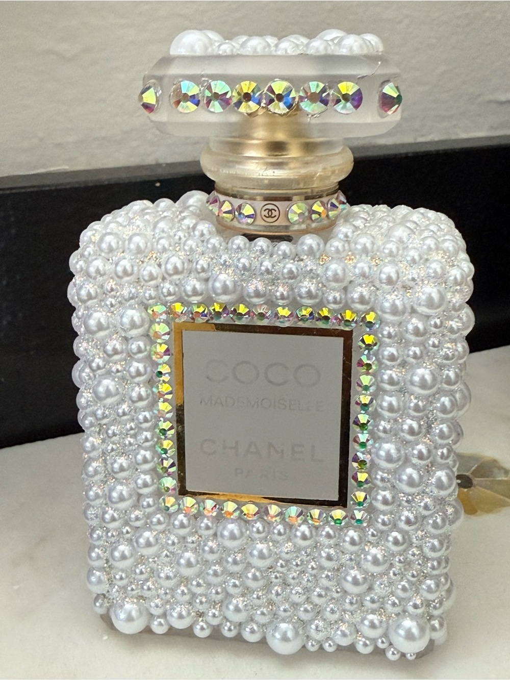 Coco CHANEL Pearl & Crystal Embellished Decorative Piece in White and Gold-empty - Picture 13 of 14
